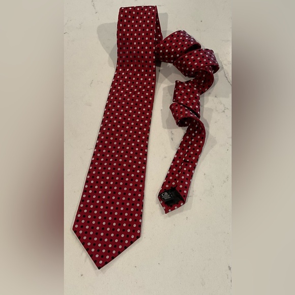 Geoffrey Beene Red and White Polka Dot Tie - Picture 1 of 4